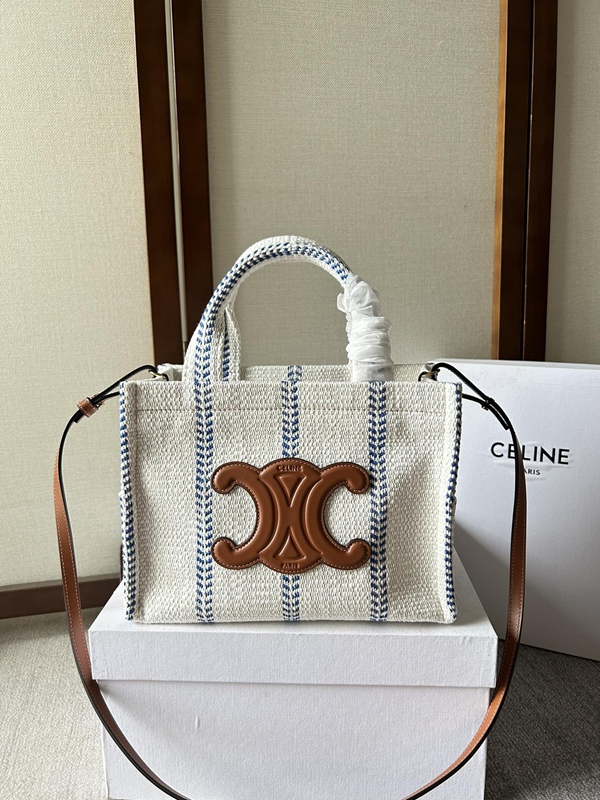 スーパーコピーブランドバッグ正面デザイン